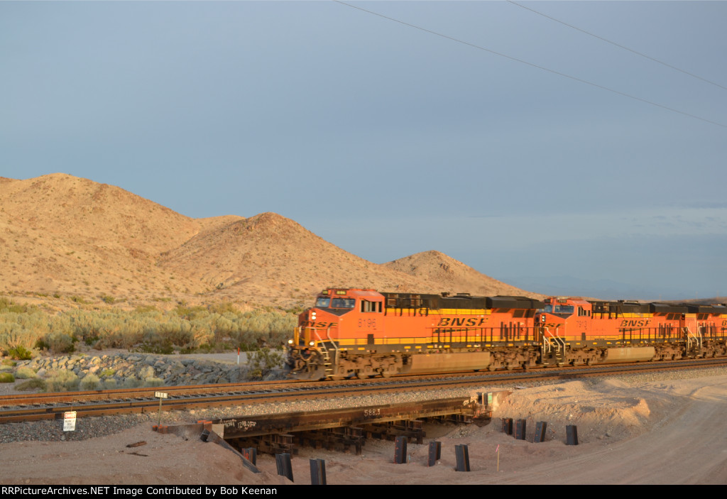 BNSF 8196